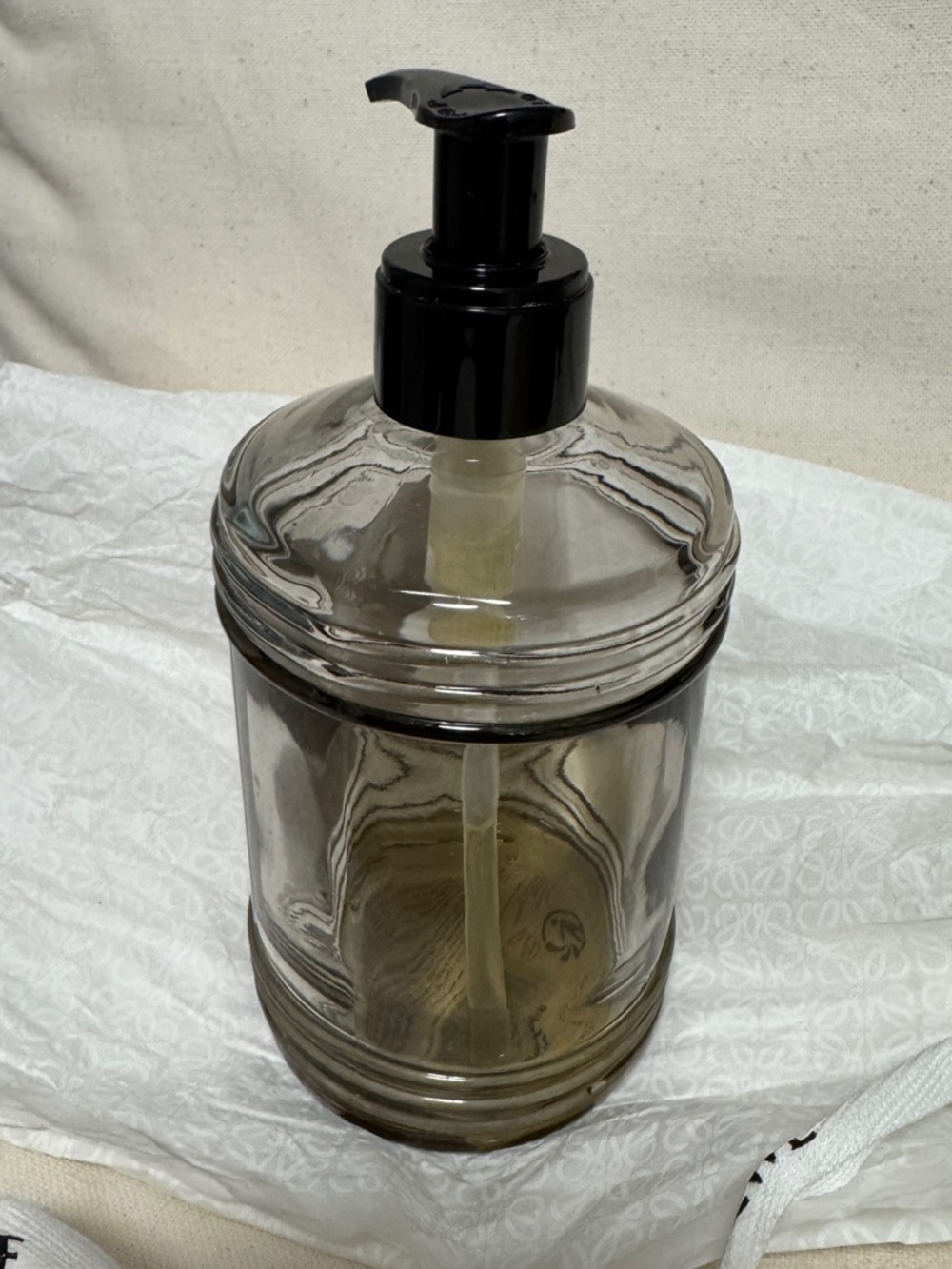Loewe Tomato Leaves Liquid Soap Dispenser - Picture 3 of 5